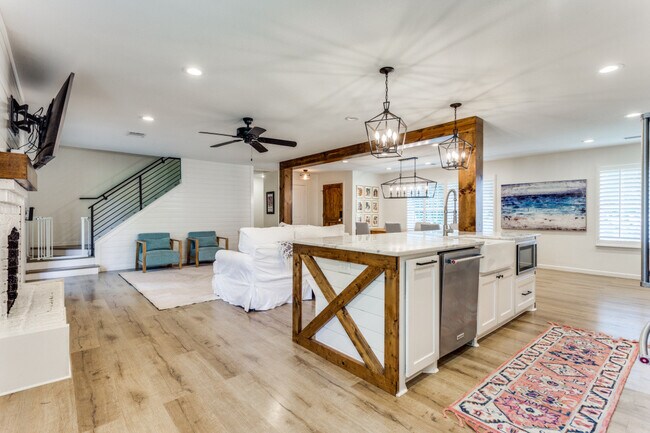 Kitchen - 516 Hillside Rd