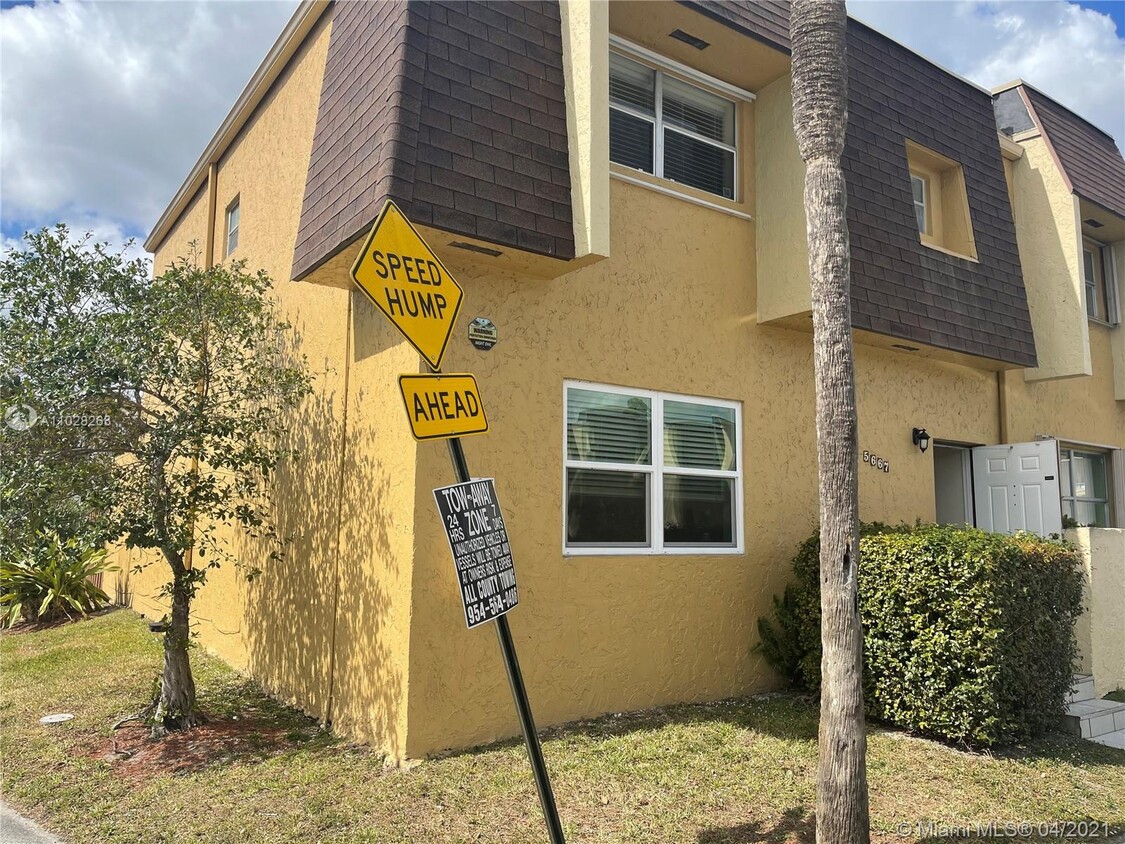 5667 Blueberry Ct 163 Lauderhill Fl 33313 - 5667  Blueberry Ct 163 Lauderhill Fl 33313