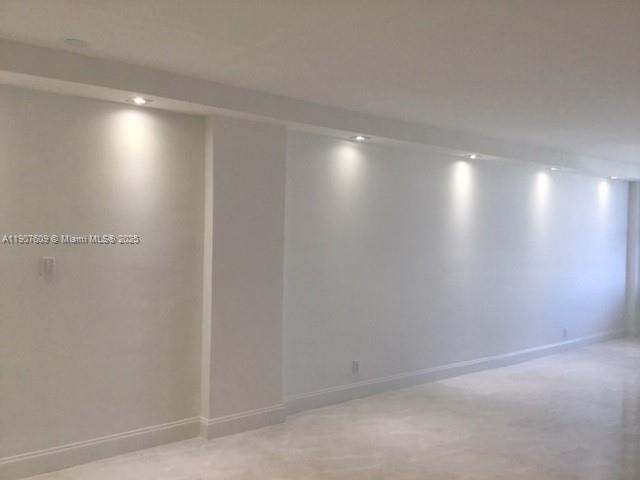 Foto del edificio - 9225 Collins Ave