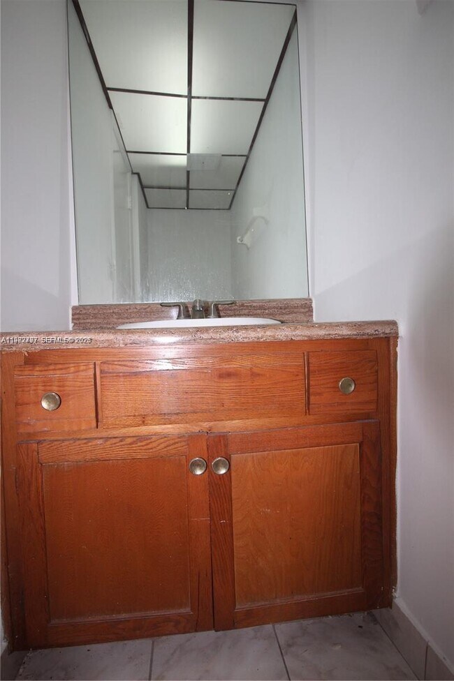 Foto del edificio - 3680 Inverrary Dr