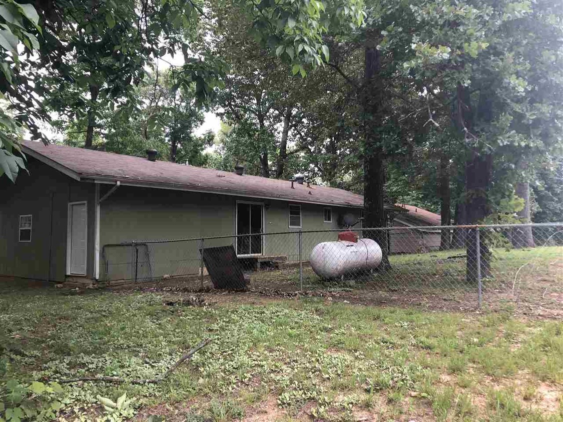 Building Photo - 197 Deer Run Dr