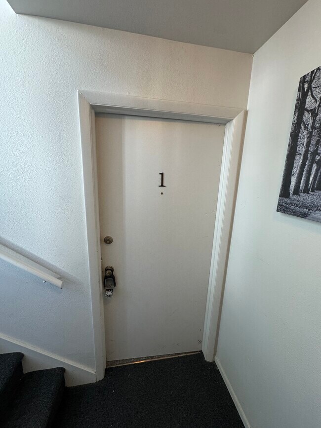 Entrada - 376 Jefferson St