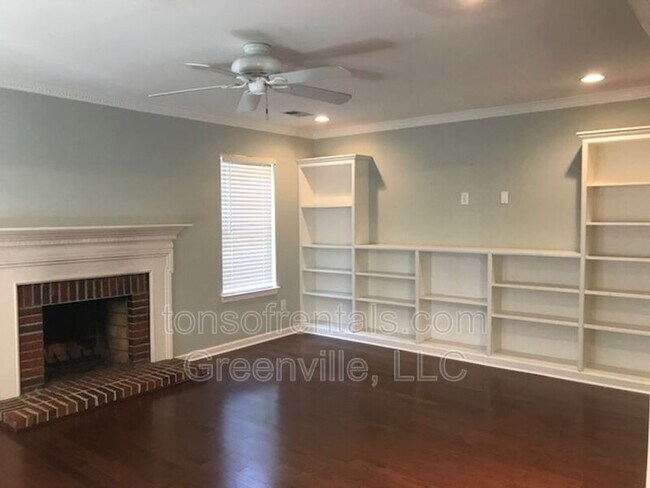 Building Photo - 125 Misty Crest Cir