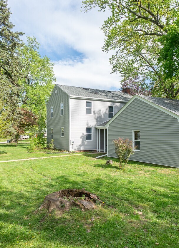 Primary Photo - 2505 S Twyckenham Dr