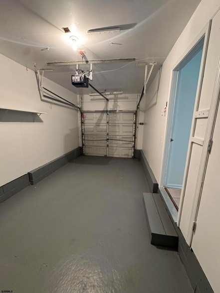 Building Photo - 10 Starboard Ct