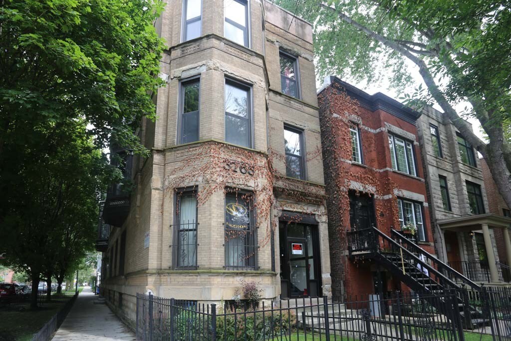 1023 W Grace St Unit G, Chicago, IL 60613 Condo for Rent in Chicago