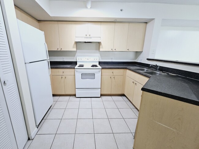 Building Photo - 4151 San Marino Blvd