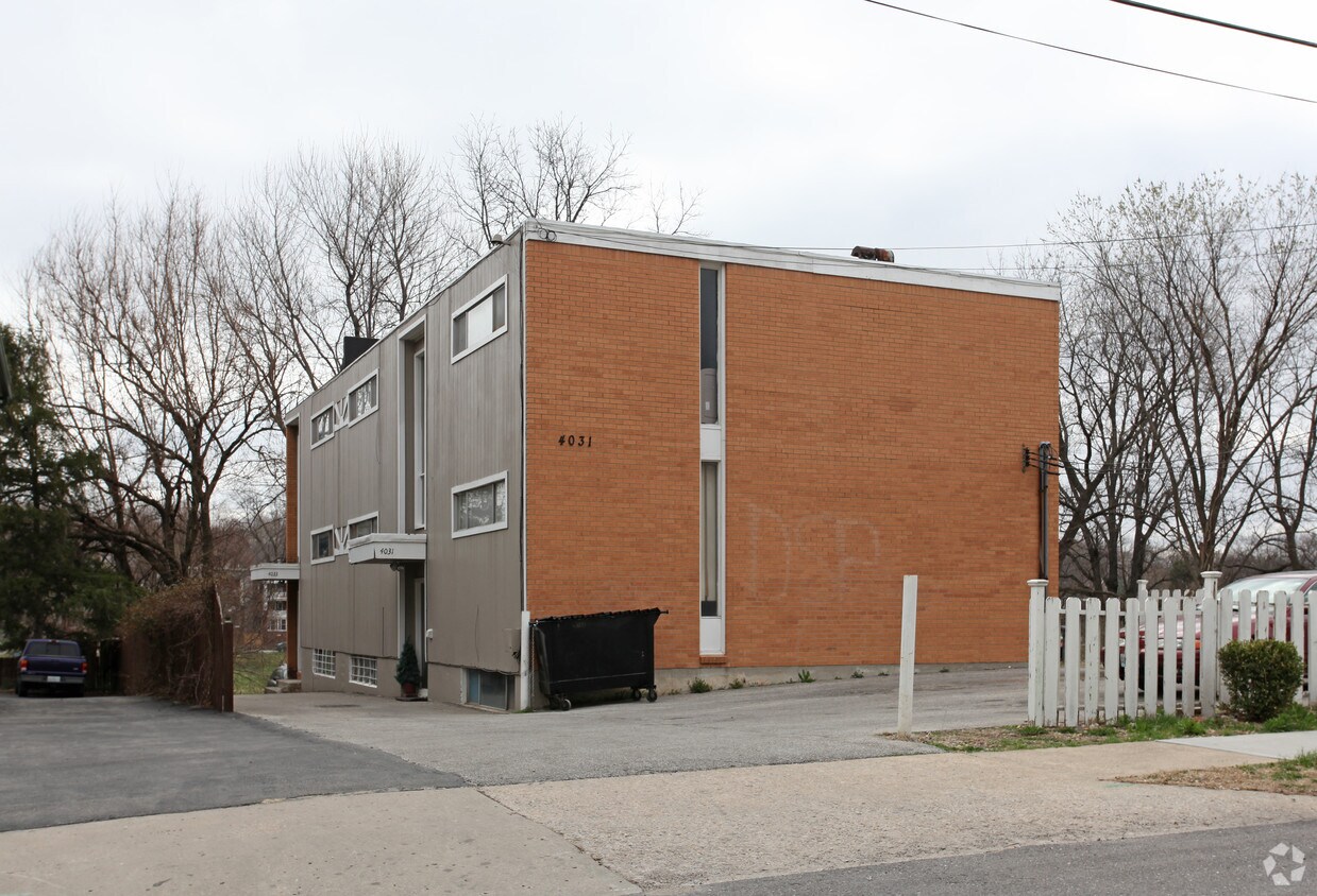 Primary Photo - 4031-4033 Locust St