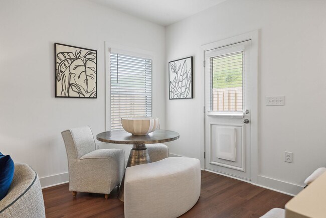 Building Photo - Stylish Home with Luxury Finishes and Attached Garage!