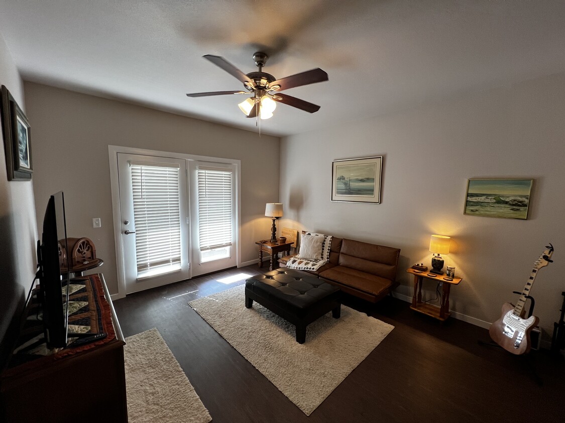 Primary Photo - 3005 S 28th Pl