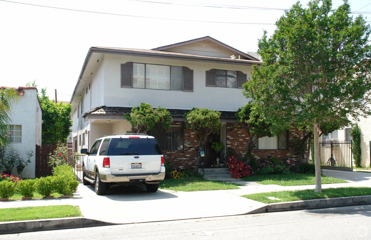 Building Photo - 1171 Cherry St