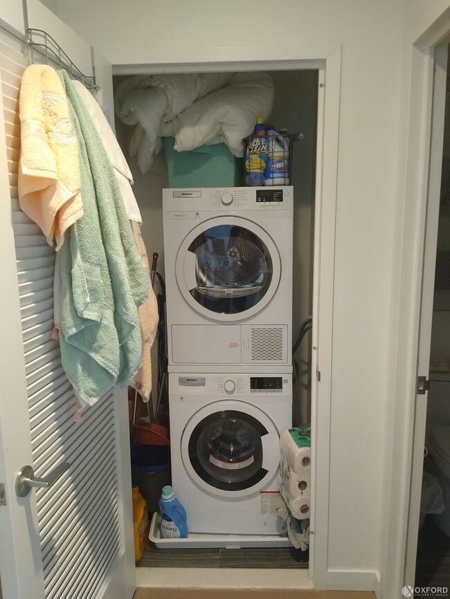 Foto del edificio - 28-40 Jackson Avenue