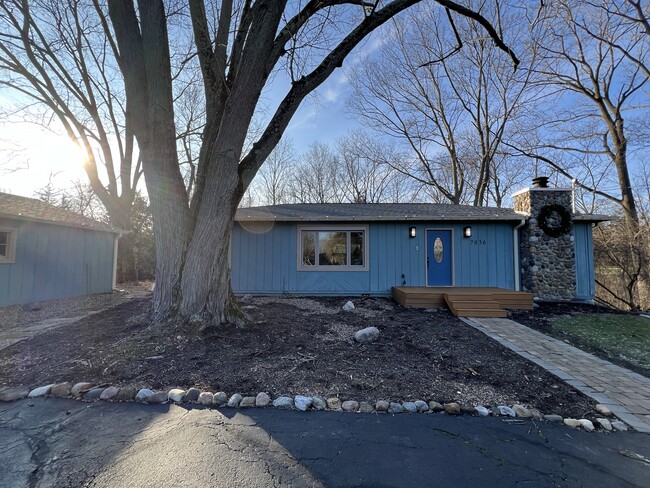 Foto del edificio - 7836 Indian Lake Rd