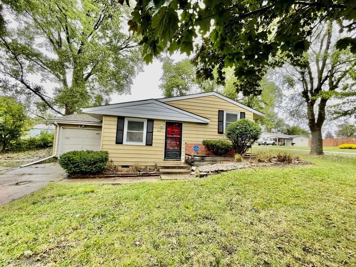 Cozy 3 bedroom/ 2 bathroom Splitlevel hom... House for Rent in