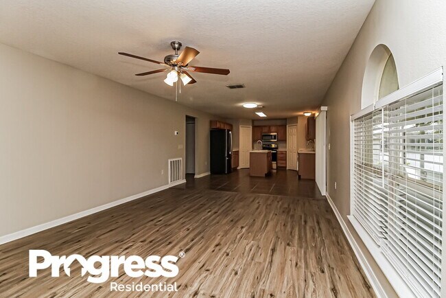 Building Photo - 350 Lake Shepard Dr