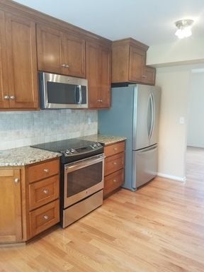 Building Photo - 107 Canterbury Ct