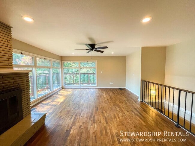 Building Photo - 1800 Sylvan St