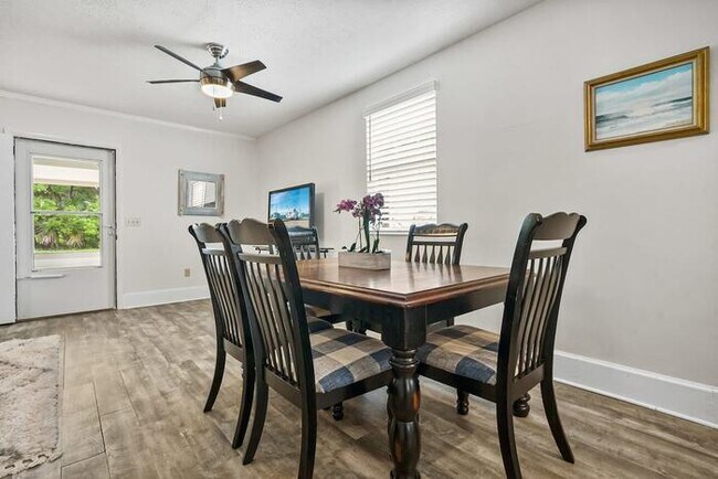 Building Photo - Third Cottage A