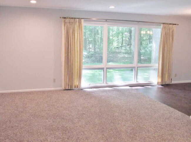 Building Photo - 4113 Moorland Dr