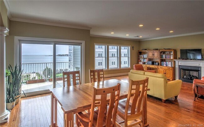 Foto del edificio - 200 Harbour Close