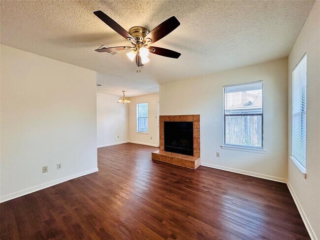 Foto del edificio - 8904 Schick Rd