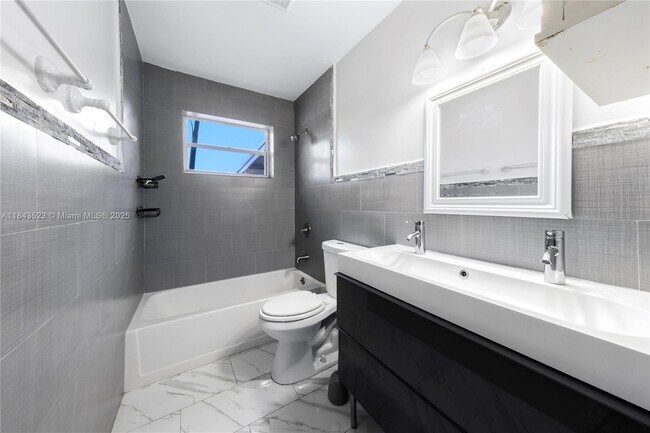 Foto del edificio - 3341 SW 21st St