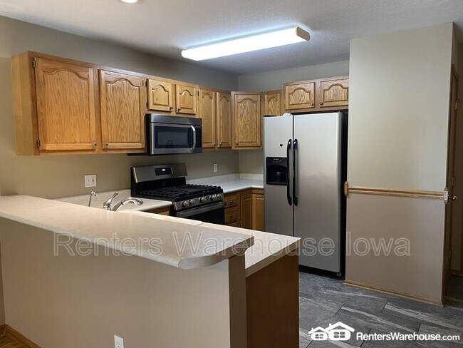 Foto del edificio - 737 Kitterman Cir
