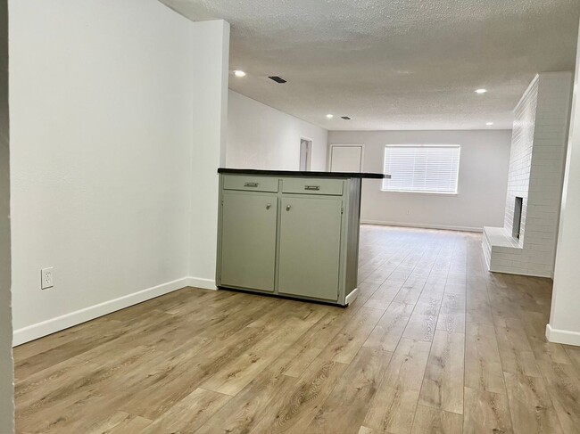 Foto del edificio - 2501 Haynes Ave