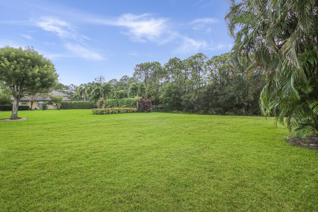 Building Photo - 5307 SW Avila Ct