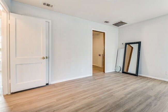 Foto del edificio - 1410 S W St