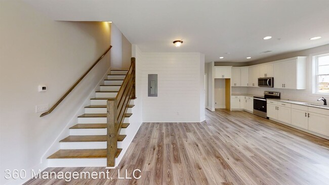 Building Photo - 4 br, 4 bath House - 868 Twin Forks Ave #12