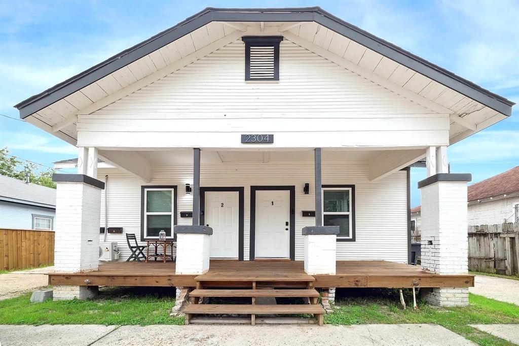 Primary Photo - 2304 Chapman St