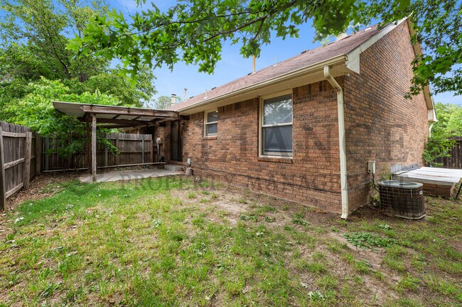 Building Photo - 1837 S Stacey St