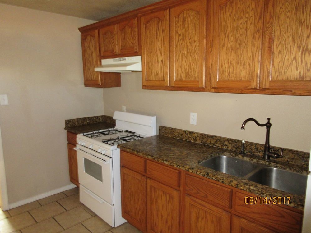 Building Photo - NORTHEAST: 1 BEDROOM 1 BATH