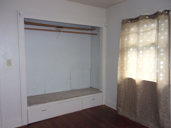 Foto del edificio - 2+bd 1ba home with storage