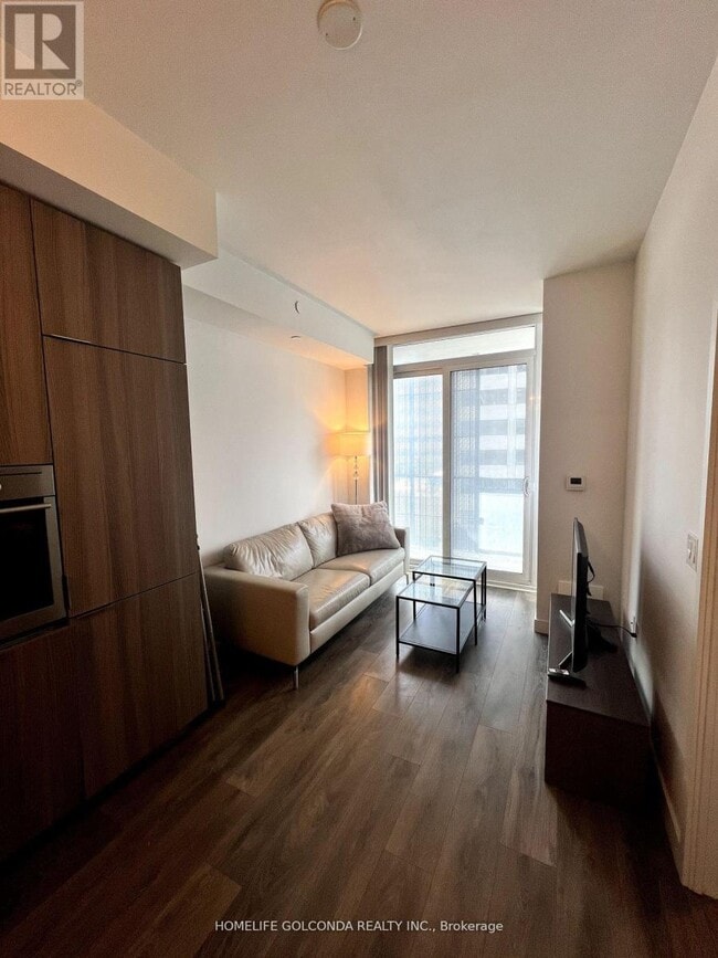 Building Photo - 8 Eglinton Ave E