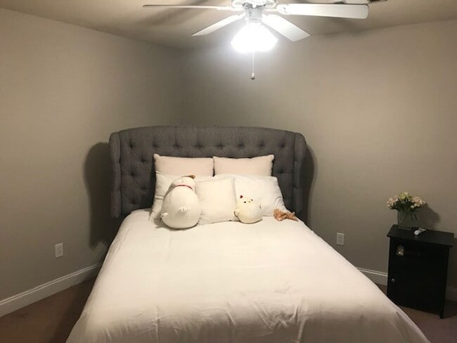 Building Photo - Eagles Landing North #42