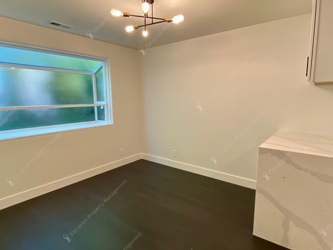 Foto del edificio - Recently Renovated Downtown Bend 1 BR - 1....