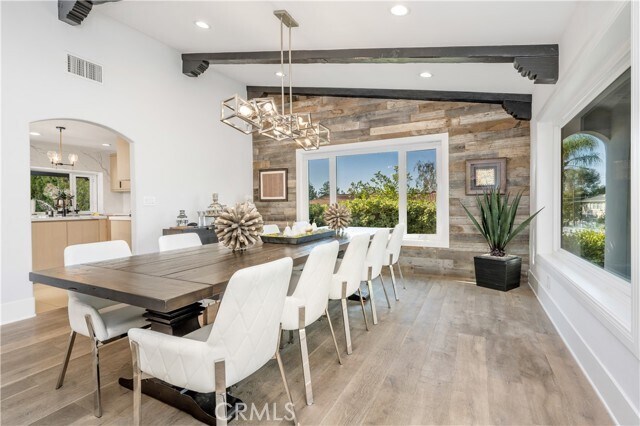 Foto del edificio - 3677 Eddingham Ave