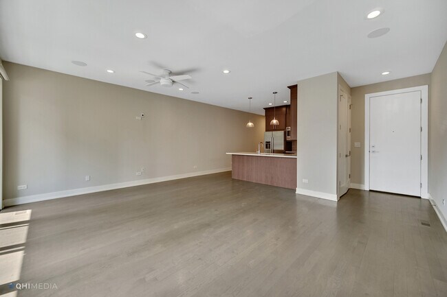 Building Photo - 1154 W Ohio St