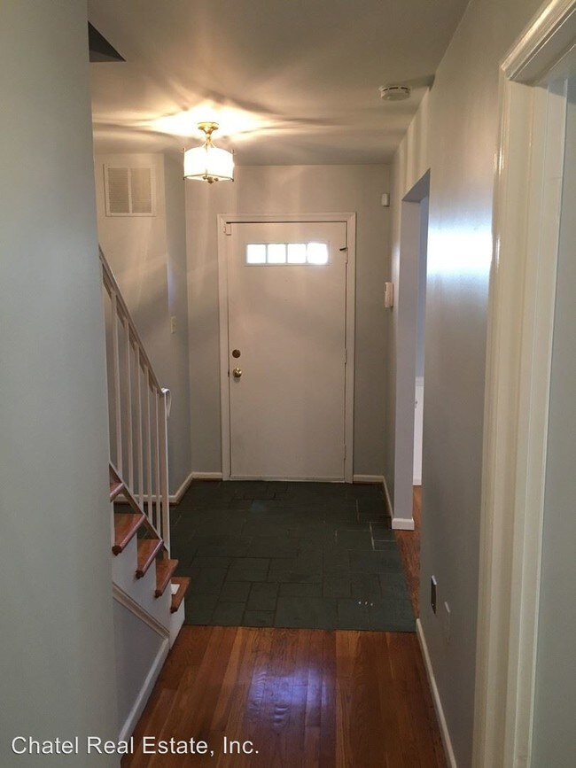 Foto del edificio - 3 br, 3 bath House - 6625 McLean Court