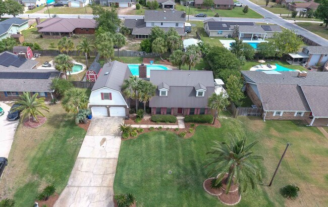 Building Photo - 768 S Longwood Cir