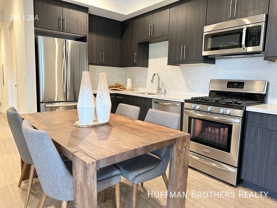 Foto principal - 11405 Chandler Blvd