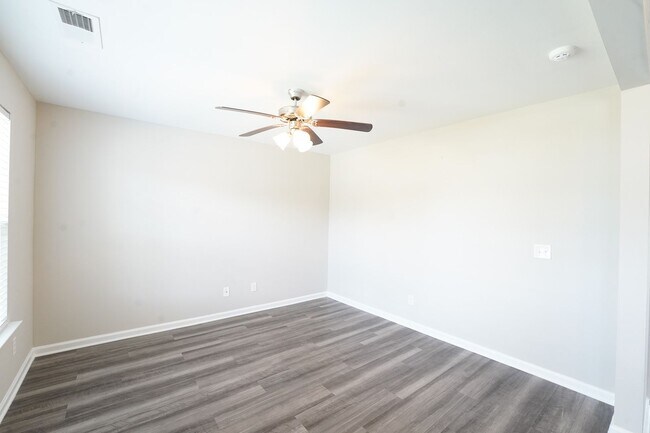 Building Photo - Coming Available!