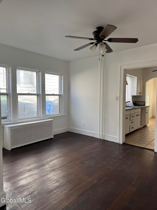 Building Photo - 105 Clermont St