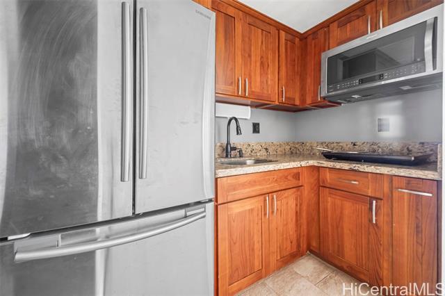 Building Photo - 1060 Kamehameha Hwy