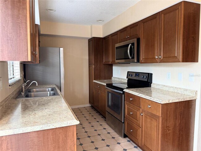 Building Photo - 3220 Oak Lawn Pl