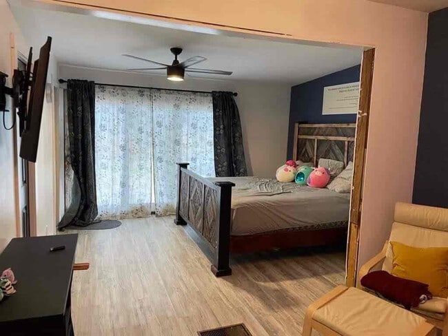 Building Photo - 702 Carhart St