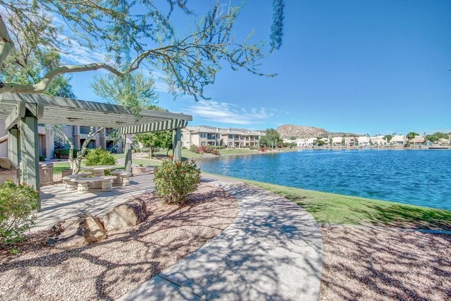 Foto del edificio - 16013 S Desert Foothills Pkwy