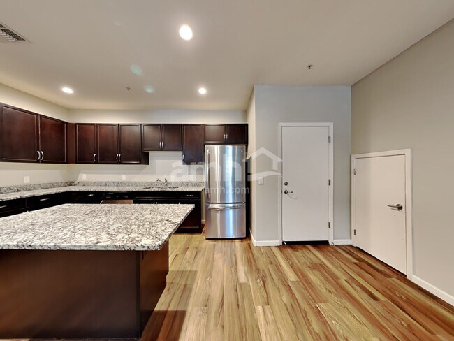 Building Photo - 20713 W Maiden Lane